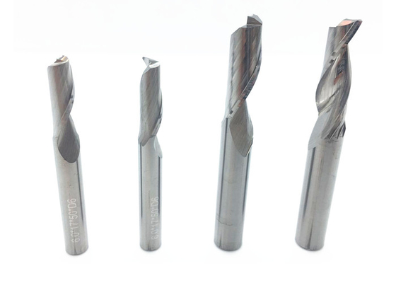 CNC μύλων τελών καρβιδίου φλαούτων 4mm ενιαία σπειροειδή στερεά κομμάτια δρομολογητών καρβιδίου
